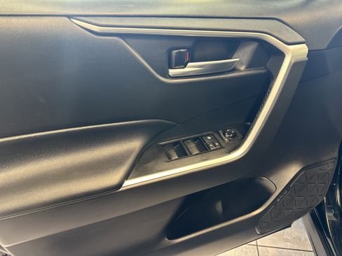 Used 2021 Toyota RAV4 XLE image 20
