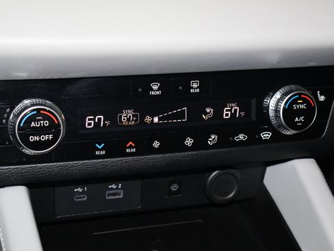 Used 2024 Mitsubishi Outlander SEL image 28