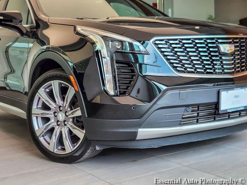 Used 2021 Cadillac XT4 Premium Luxury w/ Cold Weather Package AWD/4WD image 2