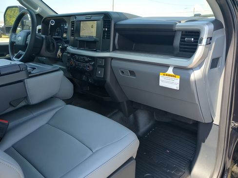 New 2025 Ford F550 2WD Regular Cab Super Duty w/ XL Chrome Package image 15