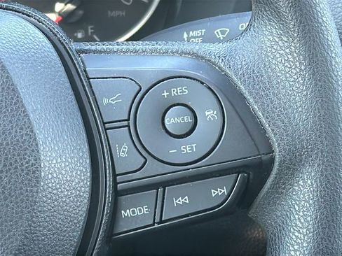 Used 2019 Toyota RAV4 LE w/ Carpet Mat Package image 21