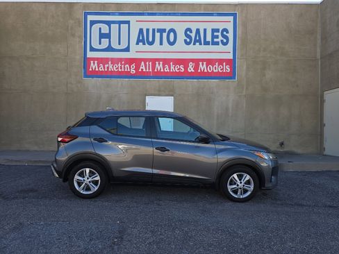 Used 2021 Nissan Kicks S image 7