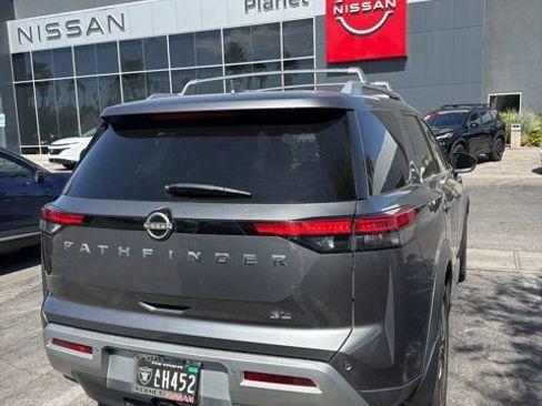 Used 2022 Nissan Pathfinder SL w/ SL Premium Package FWD image 5