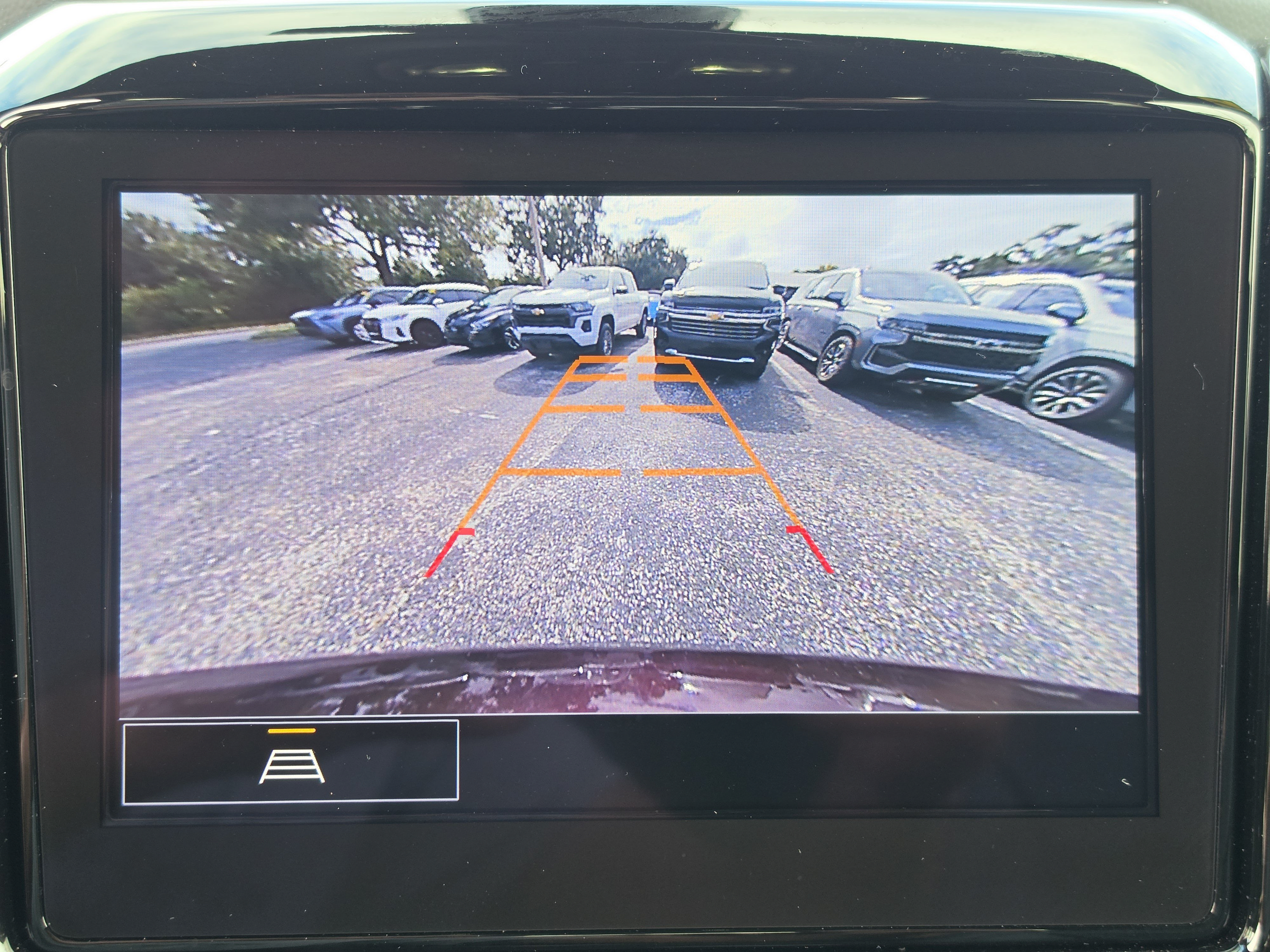 Used 2022 Chevrolet Traverse LT FWD image 29