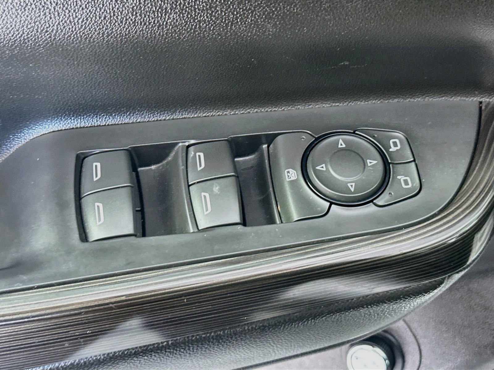 Used 2018 GMC Acadia SLT FWD image 18