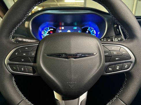 New 2026 Chrysler Pacifica Select image 23