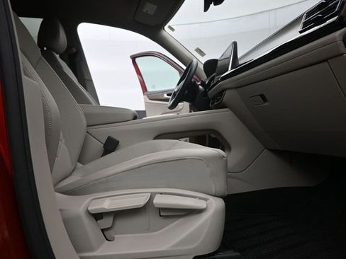 Used 2024 Volkswagen Atlas SE image 23