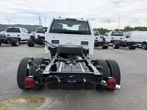 New 2026 Ford F550 4x4 Regular Cab Super Duty image 5