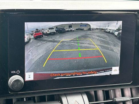 Used 2024 Toyota RAV4 LE AWD/4WD image 15