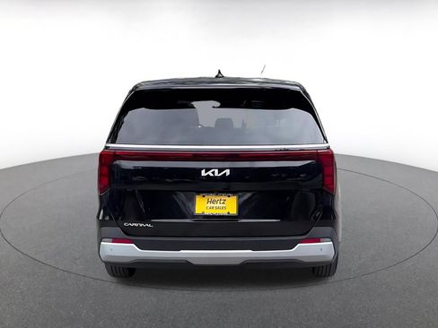 Used 2026 Kia Carnival FWD image 12