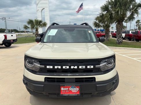 Used 2024 Ford Bronco Sport Outer Banks w/ Tech Package AWD/4WD image 2