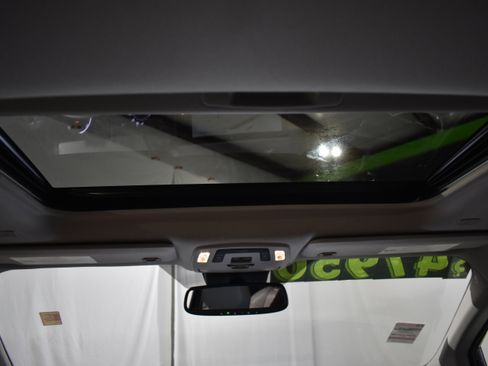Used 2025 Toyota Sienna XLE FWD image 30