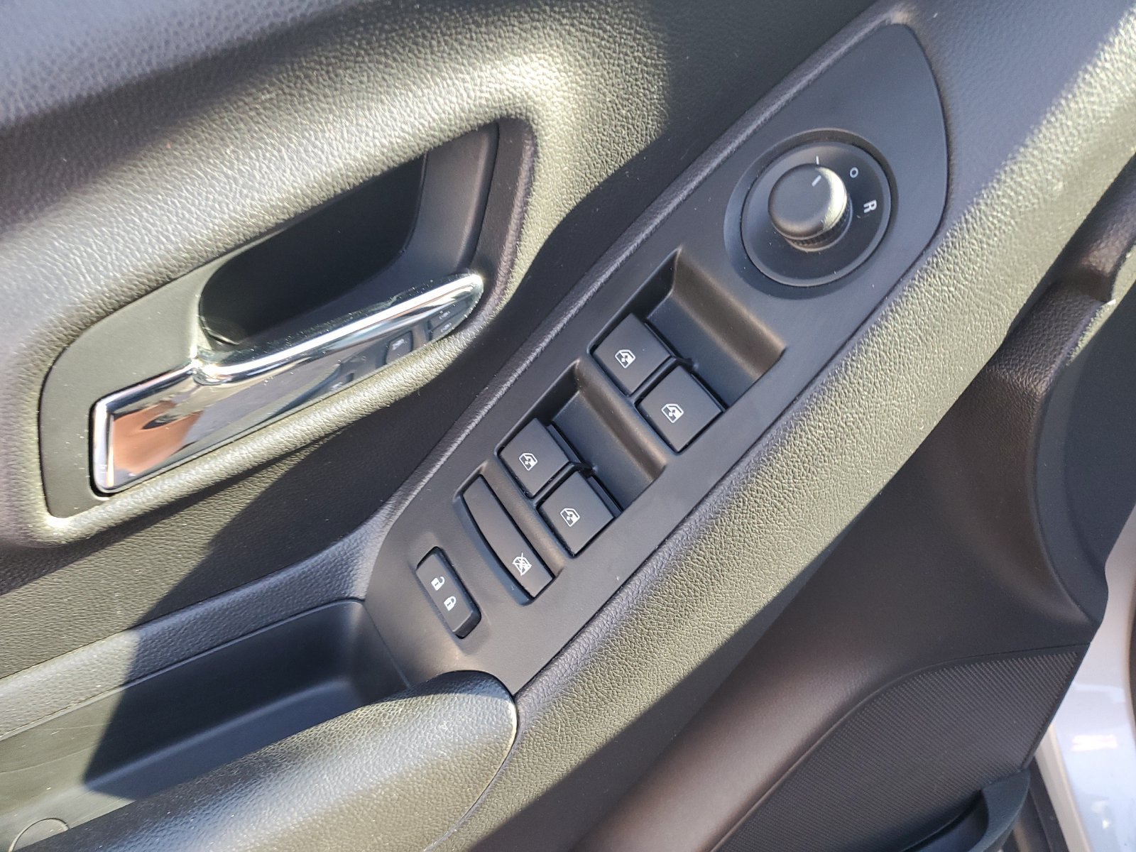Used 2020 Chevrolet Trax LT w/ LT Convenience Package FWD image 20
