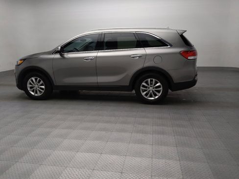 Used 2018 Kia Sorento FWD image 3