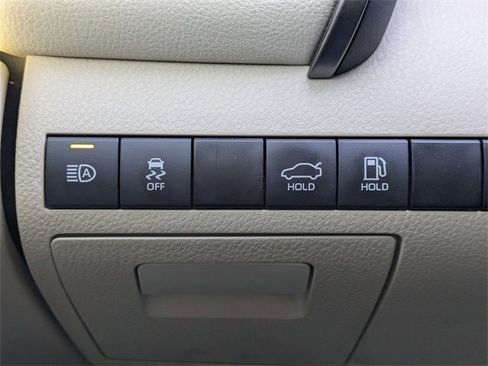 Used 2024 Toyota Camry XLE image 25