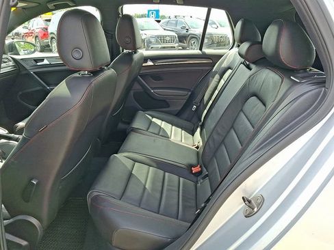 Used 2017 Volkswagen GTI SE FWD image 10