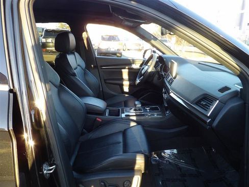 Used 2019 Audi SQ5 Prestige w/ Prestige Package image 11