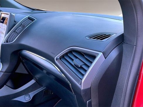 Used 2023 Ford Edge ST-Line image 24