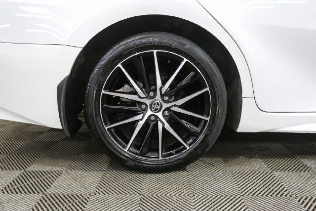 Used 2024 Toyota Camry SE w/ Cold Weather Package FWD image 14