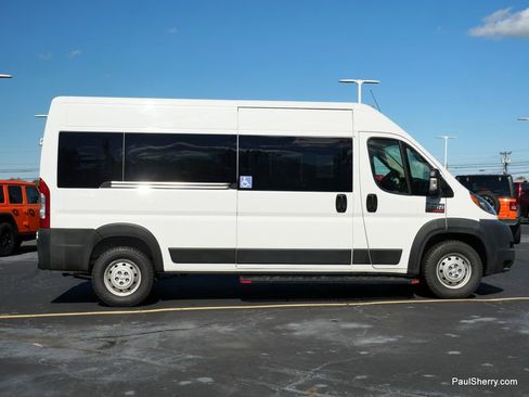 Used 2020 RAM ProMaster 2500 w/ Premium Appearance Group image 26
