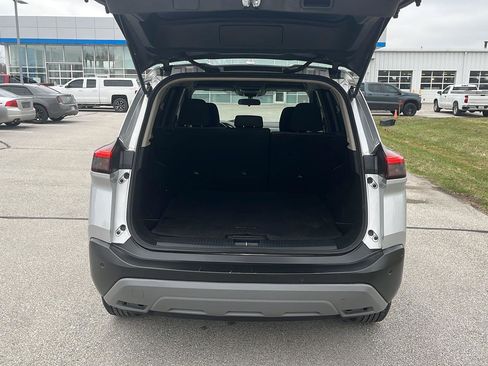 Used 2022 Nissan Rogue SV image 5