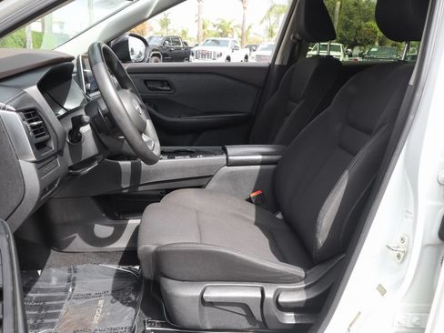 Used 2023 Nissan Rogue S FWD image 18