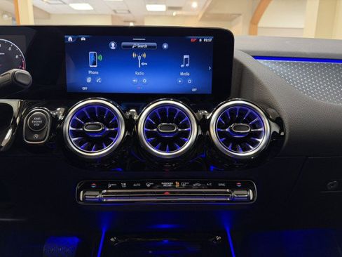 Certified 2025 Mercedes-Benz GLA 250 image 28