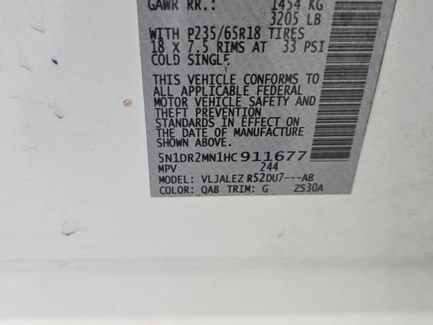 Used 2017 Nissan Pathfinder SV image 31