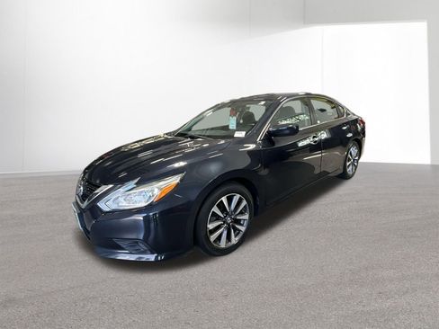 Used 2017 Nissan Altima 2.5 SV FWD image 9