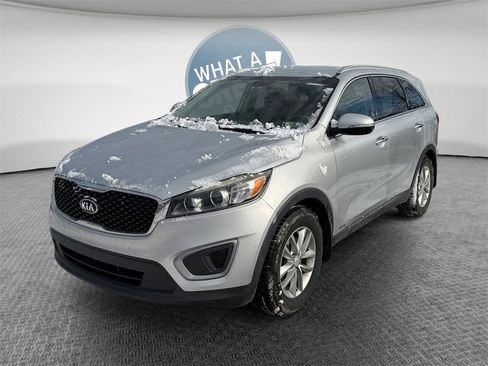 Used 2016 Kia Sorento LX w/ LX Convenience Package image 8