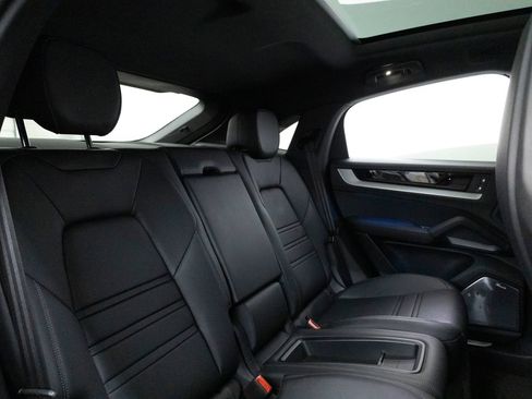 Certified 2025 Porsche Cayenne S AWD/4WD image 36