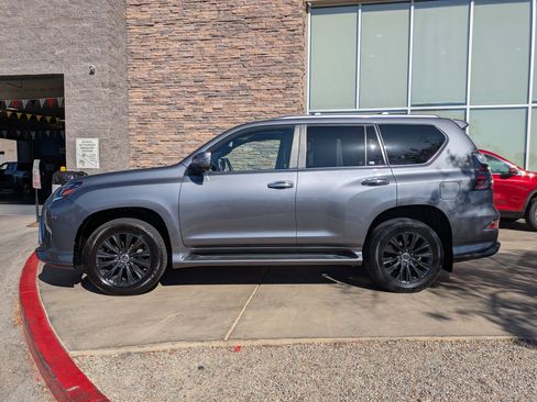 Used 2023 Lexus GX 460 Luxury w/ Sport Design Package AWD/4WD image 3