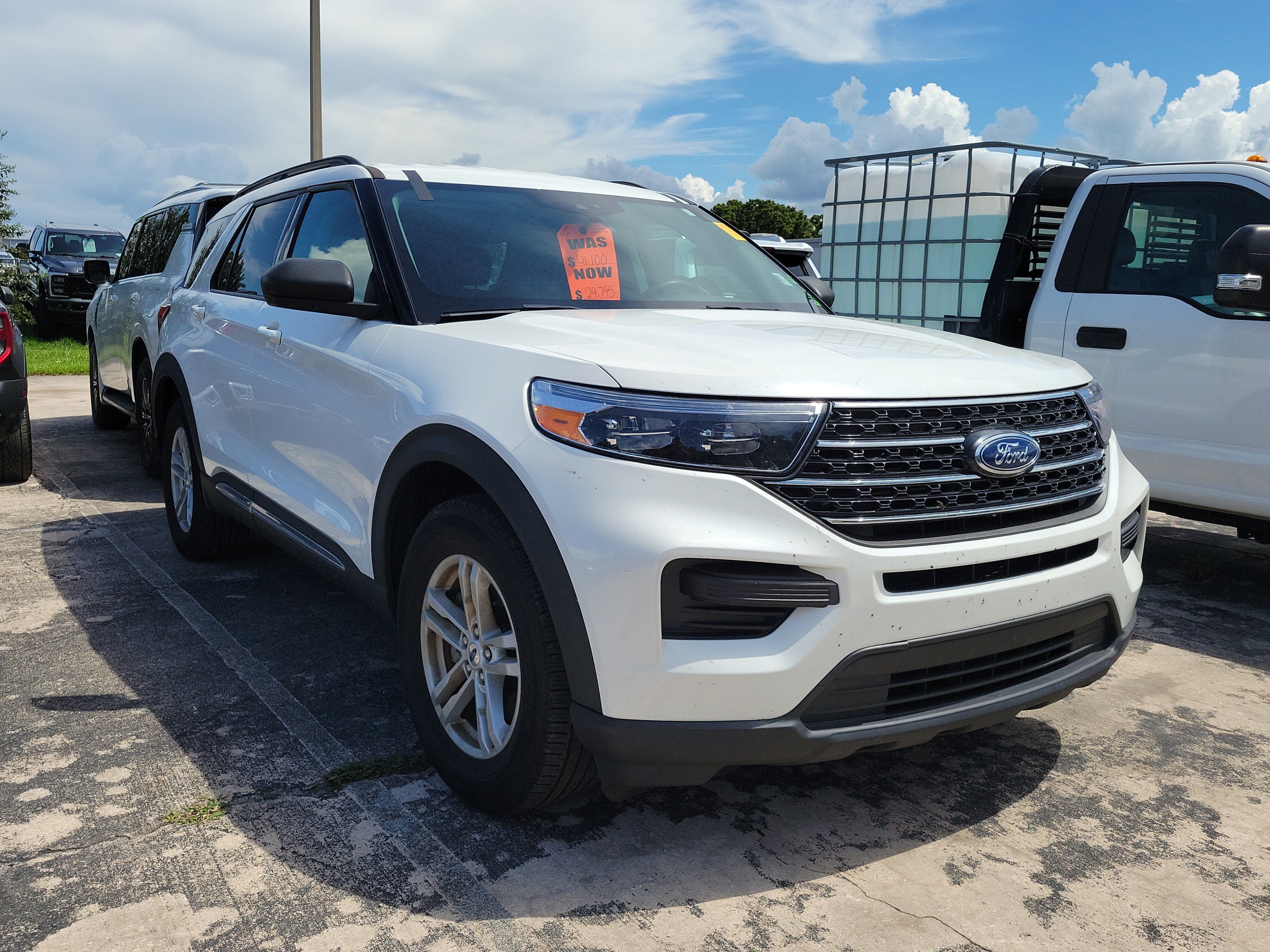 Used 2024 Ford Explorer XLT RWD image 6