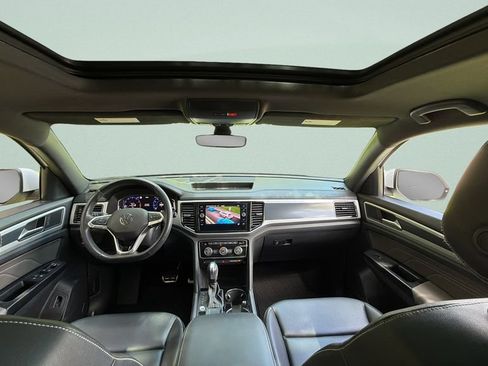 Used 2021 Volkswagen Atlas Cross Sport SEL R-Line FWD image 31