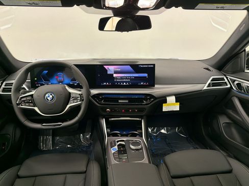 New 2026 BMW i4 eDrive40 w/ Parking Assistance Package RWD image 17