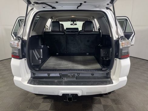 Used 2016 Toyota 4Runner SR5 AWD/4WD image 21