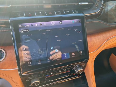 Used 2022 Jeep Grand Cherokee Summit AWD/4WD image 19