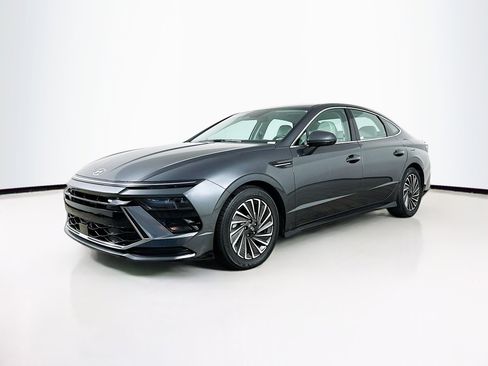 Used 2025 Hyundai Sonata SEL image 3