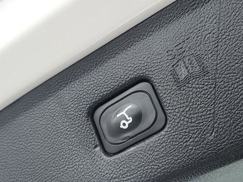 Used 2024 Ford Edge SEL w/ Convenience Package image 35