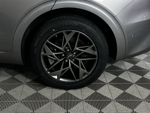 Used 2023 Genesis GV70 2.5T w/ Advanced Package image 13