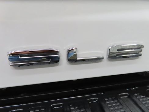 Used 2025 GMC Sierra 2500 SLE image 48