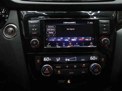 Used 2021 Nissan Rogue Sport SV AWD/4WD image 22