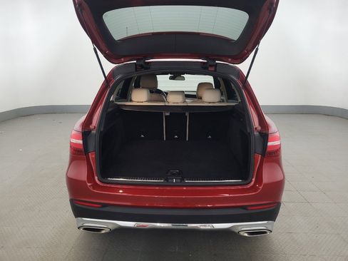 Used 2018 Mercedes-Benz GLC 300 4MATIC image 29