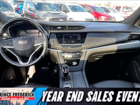 Used 2023 Cadillac XT6 Luxury image 14