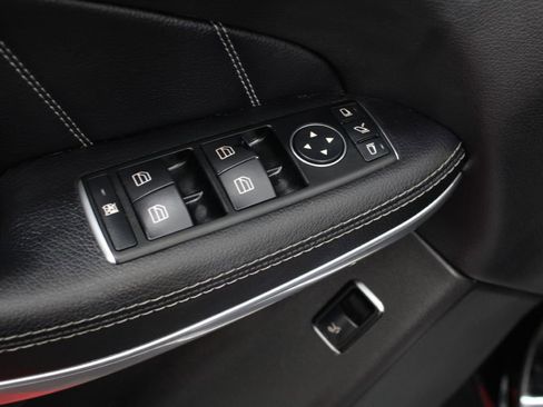 Used 2015 Mercedes-Benz GL 550 4MATIC image 18