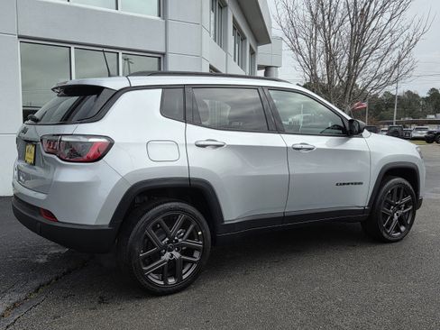 New 2026 Jeep Compass Latitude image 2