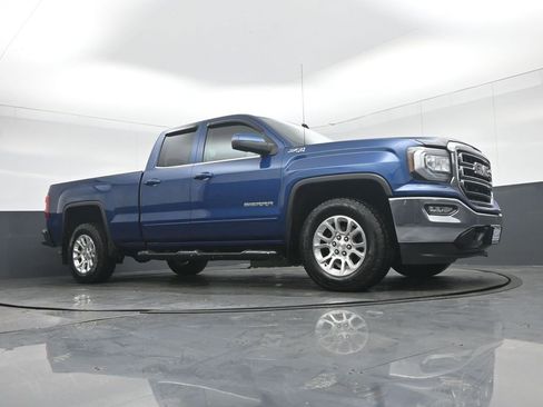 Used 2018 GMC Sierra 1500 SLE w/ SLE Value Package image 51