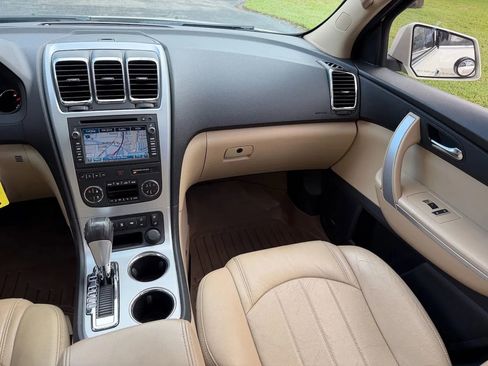 Used 2011 GMC Acadia SLT image 12