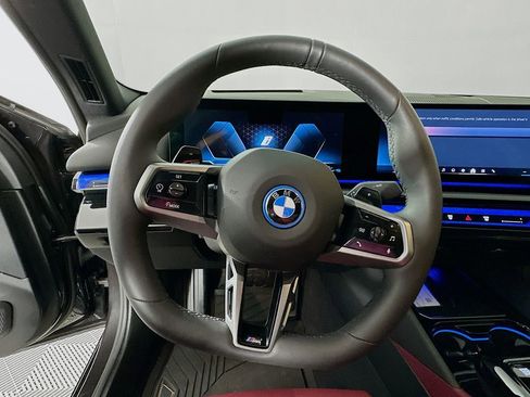 Used 2026 BMW 550e xDrive w/ Premium Package image 14