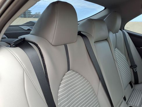 Used 2024 Toyota Camry SE w/ Audio Upgrade Package FWD image 16